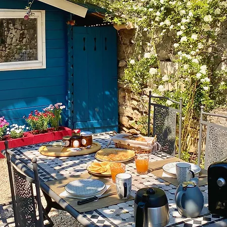 Oda ve Kahvaltı Chez Gisou Nîmes